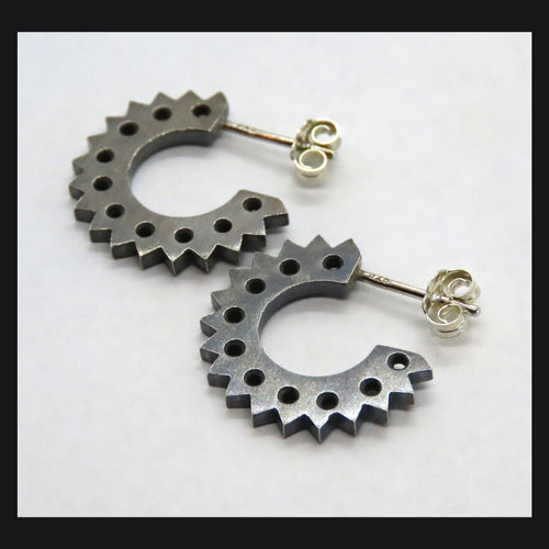 Gears Hoops – Amber Maya
