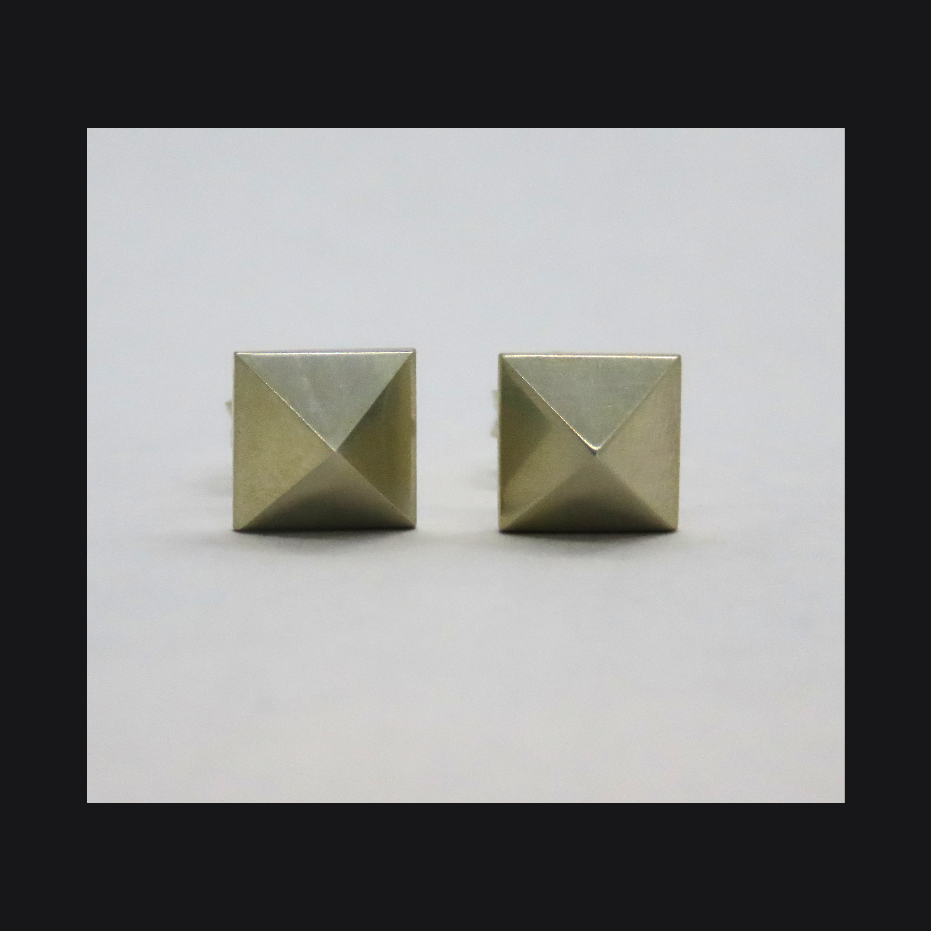 Pyramid Studs