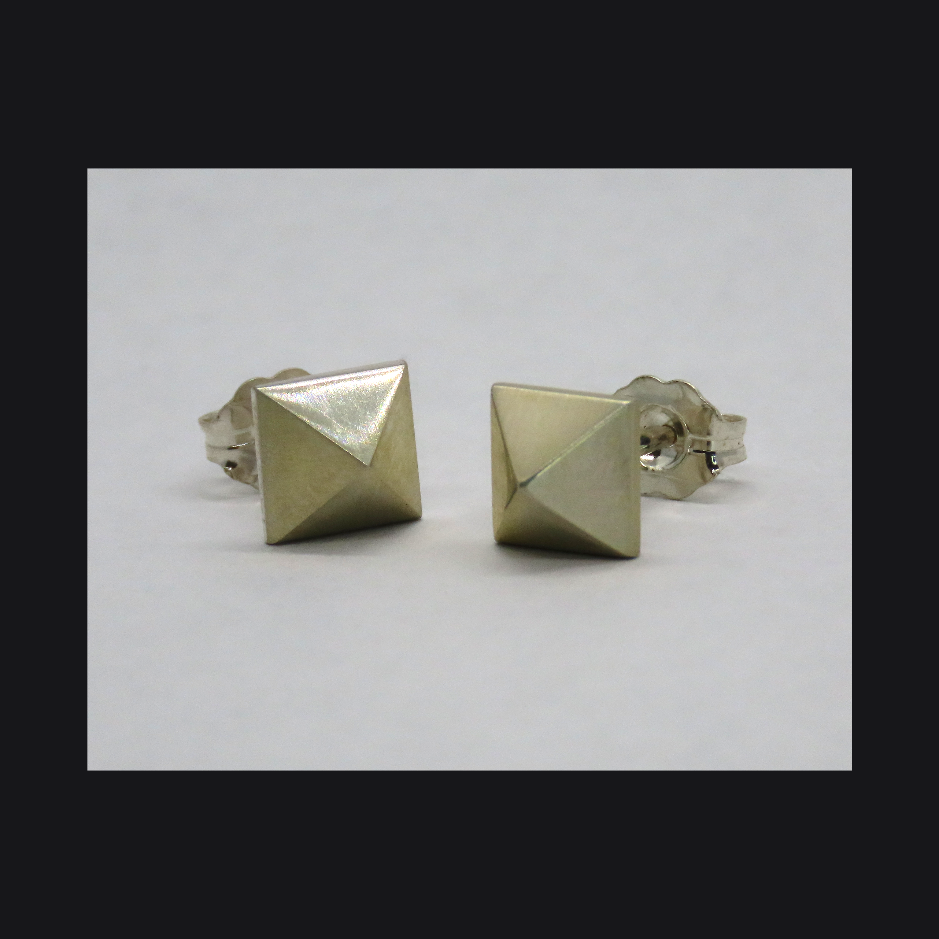 Pyramid Studs