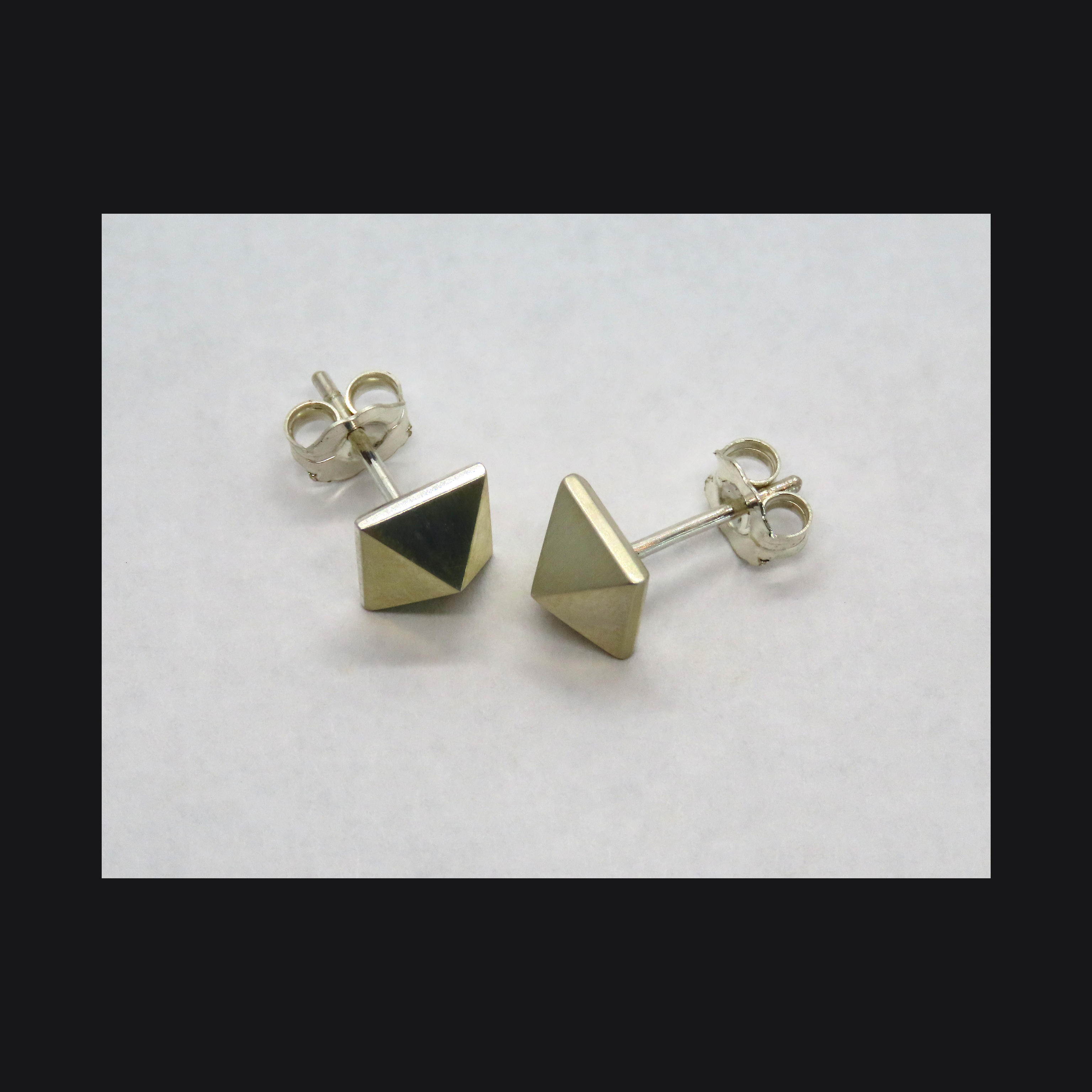 Pyramid Studs