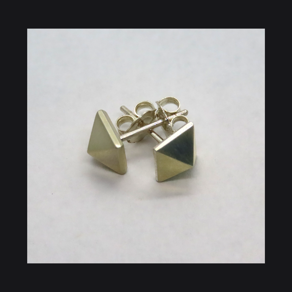 Pyramid Studs